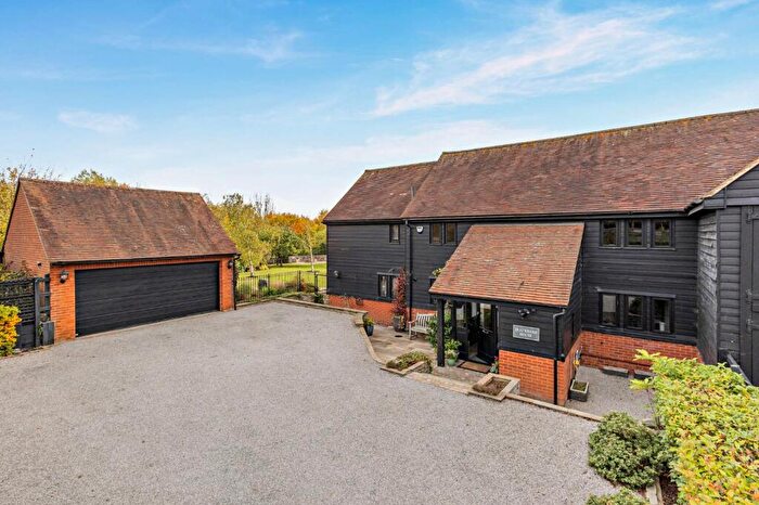 4 Bedroom Semi-Detached House For Sale In Pages Lane, Romford, RM3
