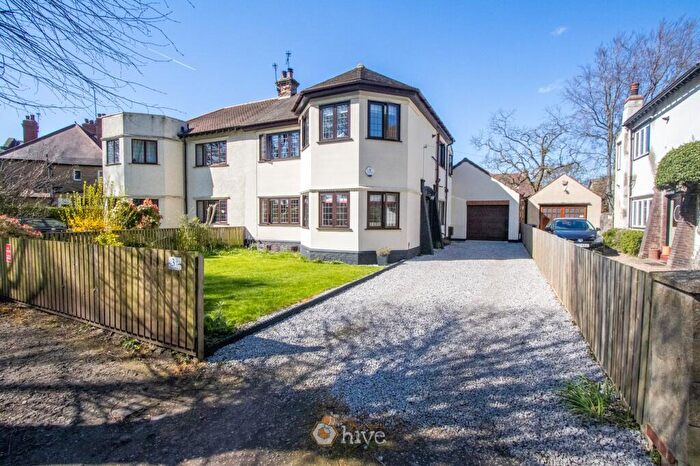 4 Bedroom Semi Detached House For Sale In The Grove, Wheatley Hills, Doncaster, DN2