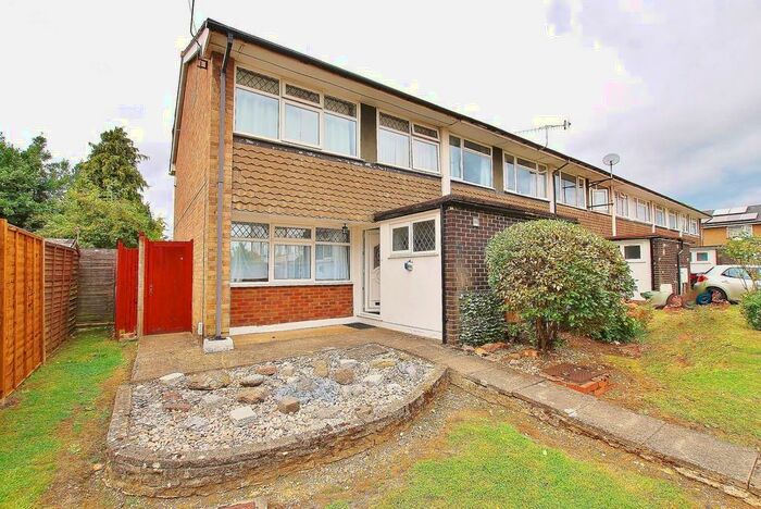 4 Bedroom End Of Terrace House To Rent In Guildford Park Avenue, GU2