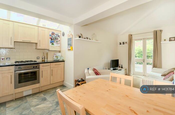 1 Bedroom Flat To Rent In Arlington Road, Surbiton, KT6