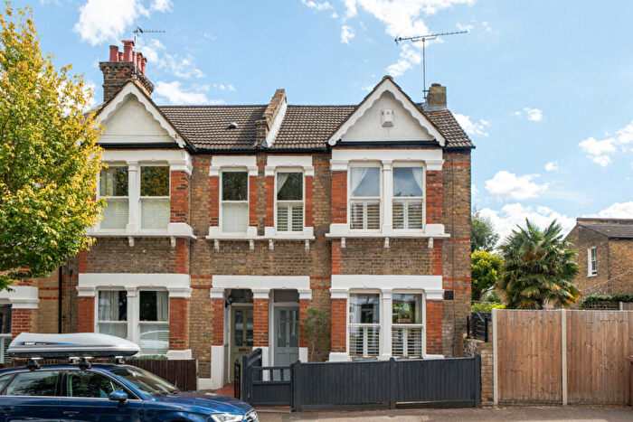 3 Bedroom End Of Terrace House For Sale In Benin Street, Hither Green, London, SE13