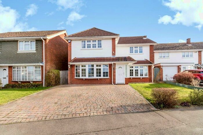 4 Bedroom Detached House To Rent In Chantry Avenue, Hartley, Longfield, Kent, DA3