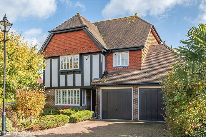 4 Bedroom Detached House To Rent In Goodwin Close, Edenbridge, Kent, TN8
