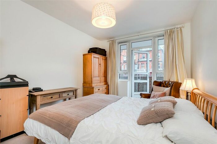 3 Bedroom Flat To Rent In Arthur Henderson House, Fulham Road, SW6