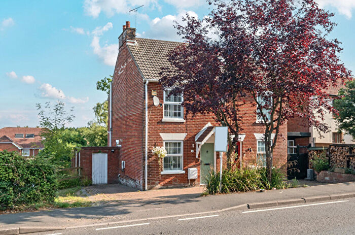 2 Bedroom Semi-Detached House For Sale In Bridge Road, Sarisbury Green, Southampton, Hampshire, SO31