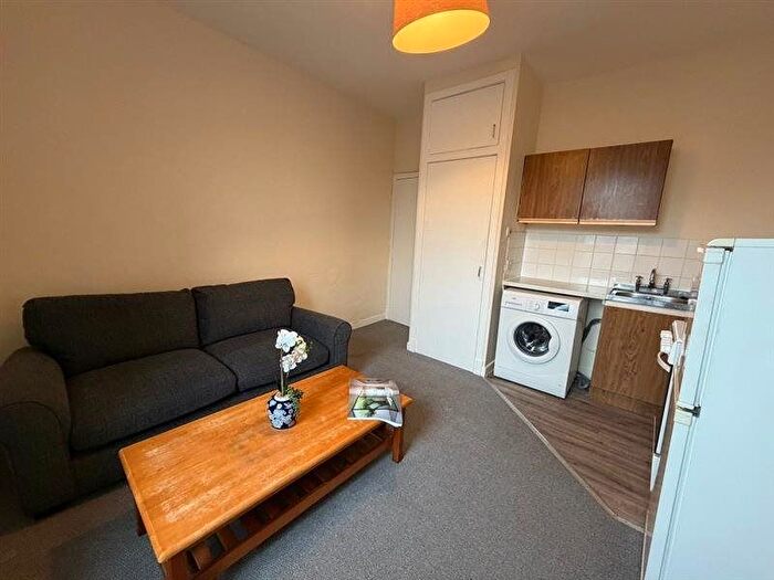 1 Bedroom Flat To Rent In Fleuchar Street, Dundee, DD2