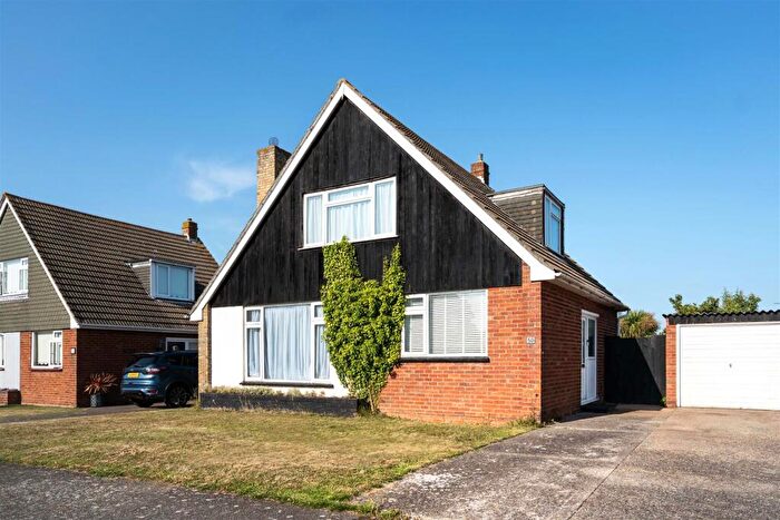 3 Bedroom Detached House For Sale In Grenfell Avenue, Holland-on-Sea, CO15