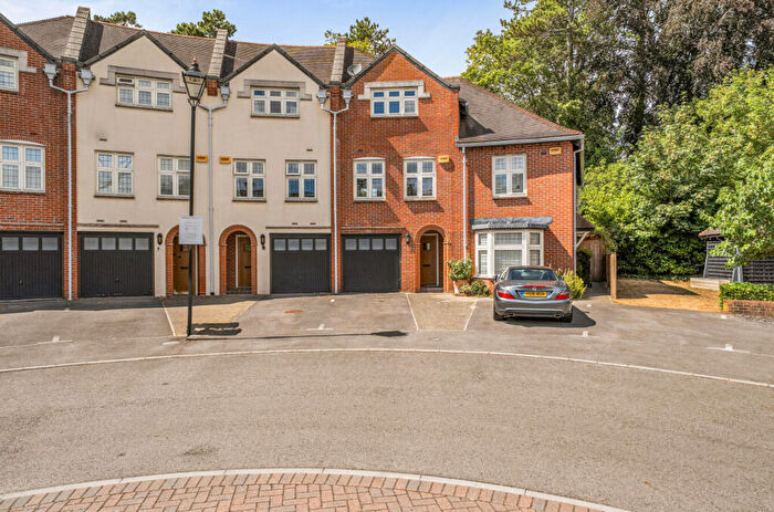 4 Bedroom Terraced House For Sale In Royal Crescent, Winchester, Hampshire, SO22