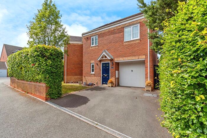 4 Bedroom Semi-detached House For Sale In Purcell Close, Cannock, Staffordshire, WS11