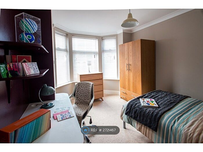 6 Bedroom End Terrace House To Rent In Kimbolton Avenue, Nottingham, NG7