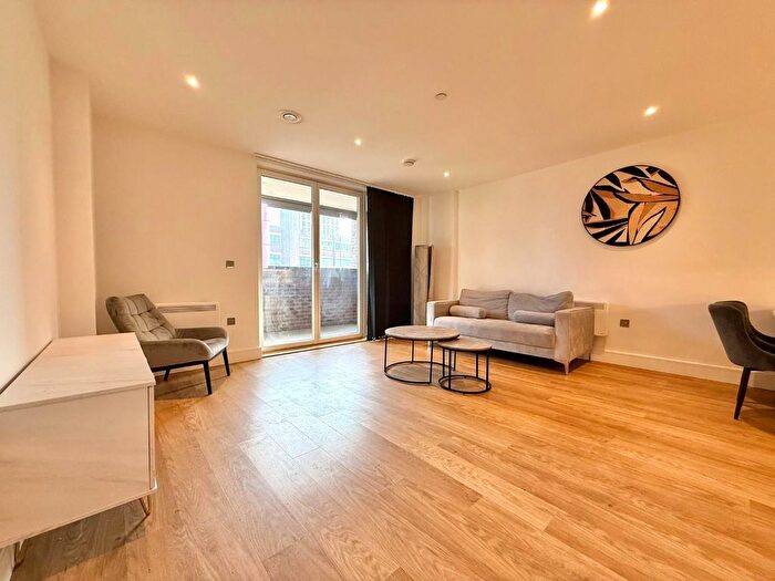 2 Bedroom Flat To Rent In Pershore Street, Birmingham, B5