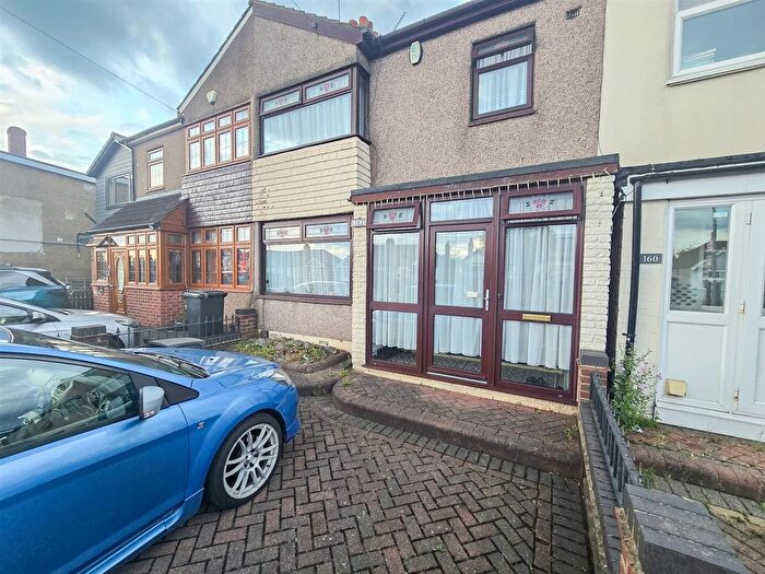 3 Bedroom Terraced House To Rent In South End Road, Rainham, RM13