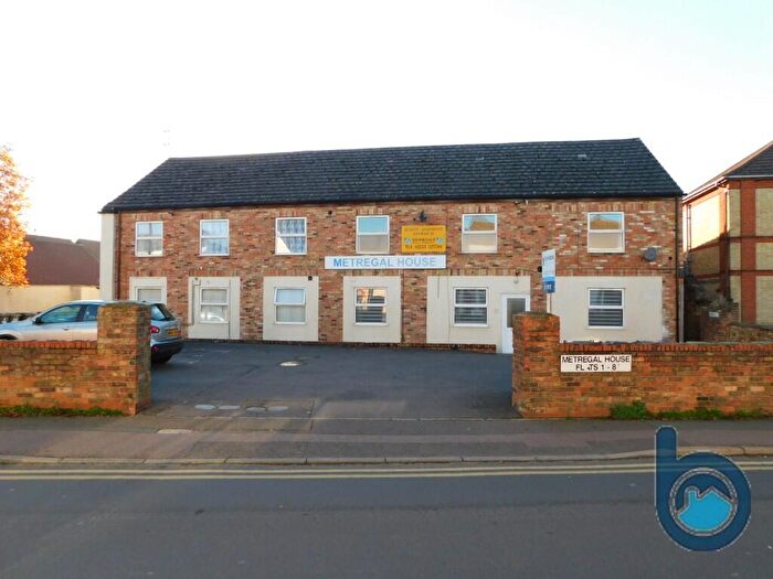2 Bedroom Flat To Rent In Metregal House, Peterborough, Cambridgeshire, PE2