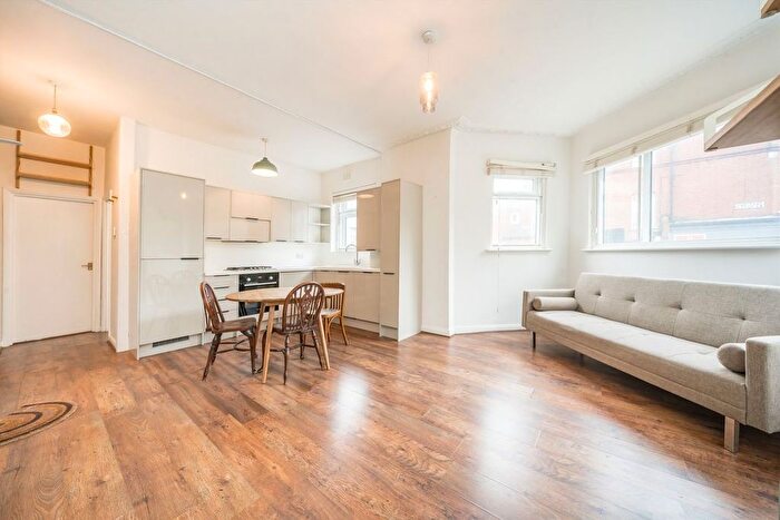 1 Bedroom Flat For Sale In Gleneagle Road, Streatham, SW16