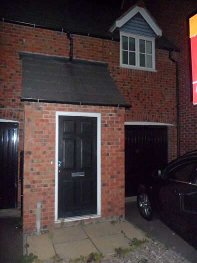 2 Bedroom Town House To Rent In Attenborough Close, Wigston, Leicester, LE18
