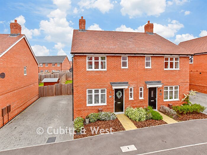 3 Bedroom Semi-Detached House For Sale In Nine Acres, West Broyle, Chichester, West Sussex, PO19