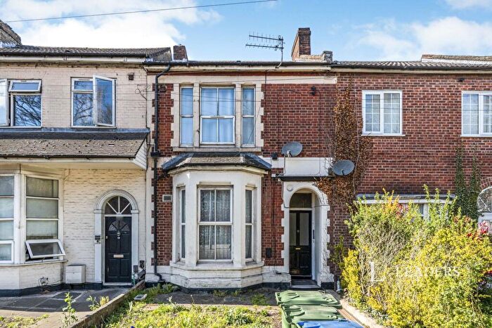 Flat To Rent In Northam Road, SO14