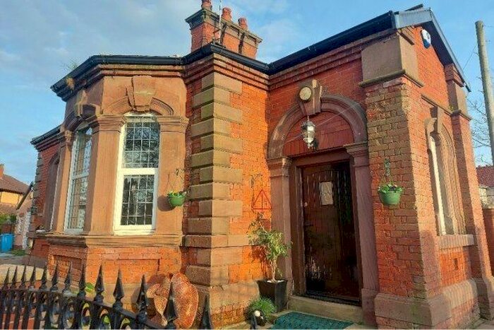 3 Bedroom Bungalow To Rent In Birchfield Road, Widnes, WA8