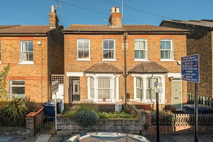 2 Bedroom Property For Sale In Bishops Road, Hanwell, W7