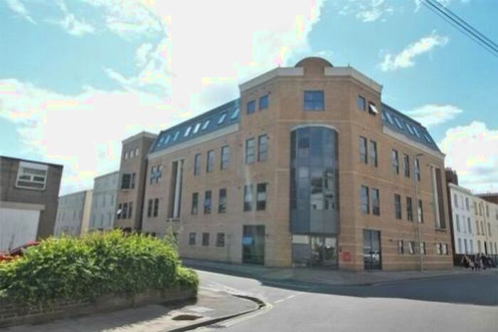 2 Bedroom Block Of Flats To Rent In Fitzalan House, Park Road, Gloucester, GL1