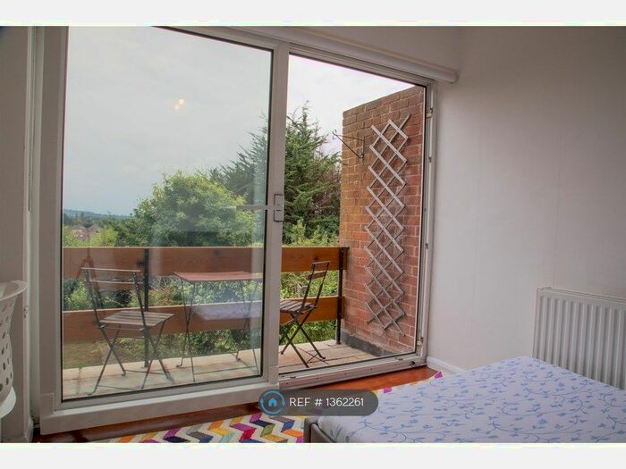 5 Bedroom End Of Terrace House To Rent In Greenways, Egham, TW20