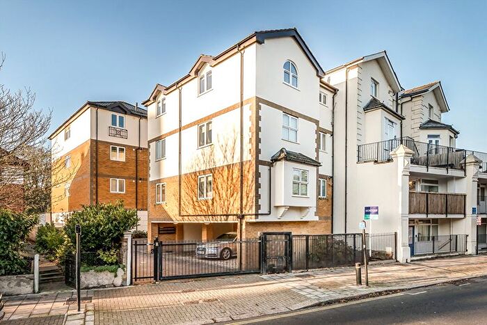 1 Bedroom Flat For Sale In St. Johns Road, Isleworth, TW7