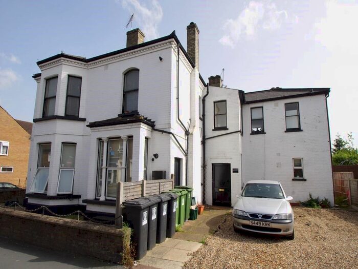 2 Bedroom Flat To Rent In Ash Lodge, A Langley Road, Watford, WD17