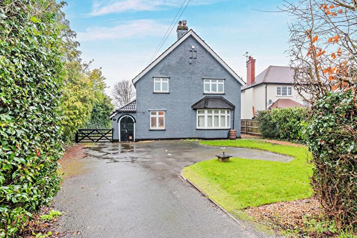 3 Bedroom Detached House For Sale In Macaulay Road, Caterham, CR3