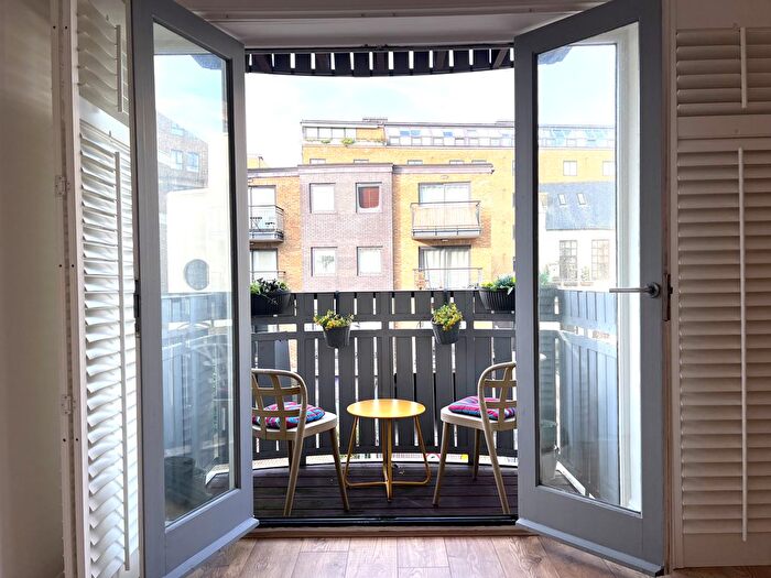 2 Bedroom Flat To Rent In Bermondsey Wall West, London, SE16