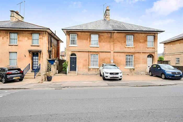 3 Bedroom Semi-Detached House For Sale In New Road, Chippenham, SN15