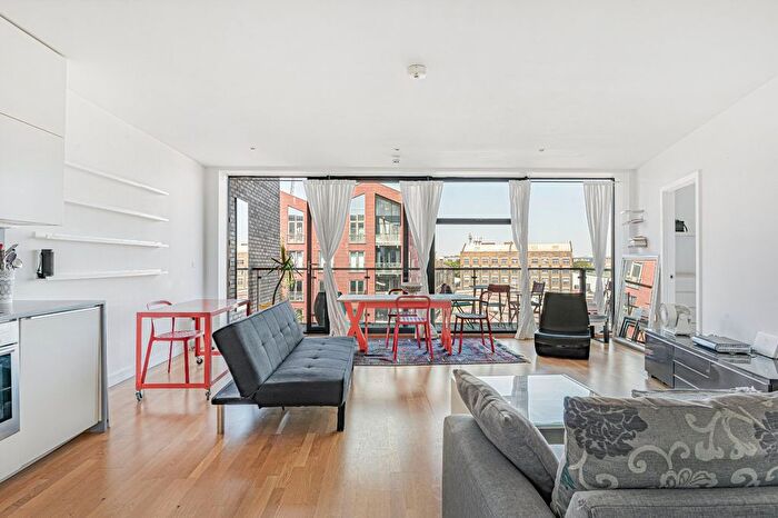2 Bedroom Flat For Sale In Roach Road, London, E3