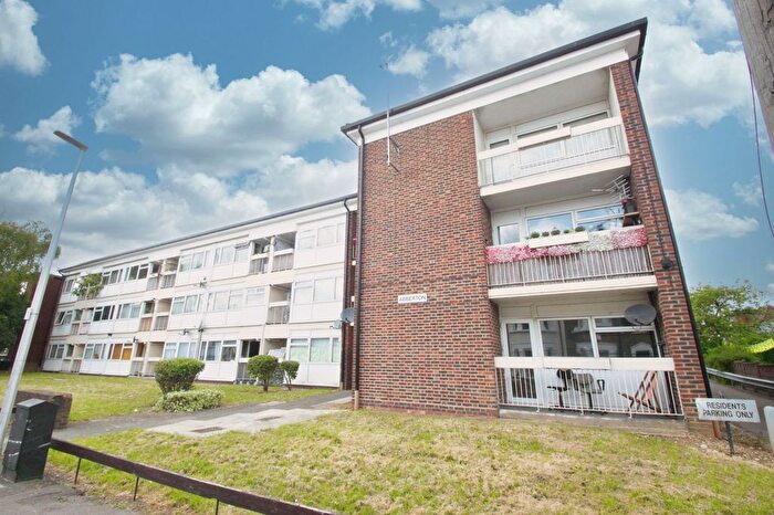 1 Bedroom Flat To Rent In Prospect Road, Woodford Green, IG8