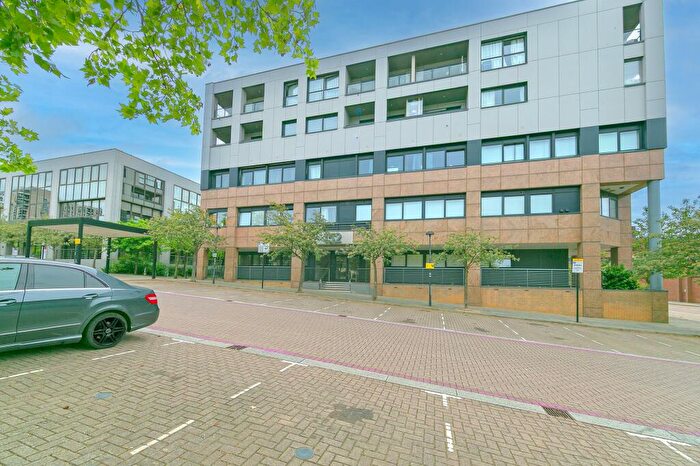 2 Bedroom Flat For Sale In Silbury Boulevard, Milton Keynes, MK9