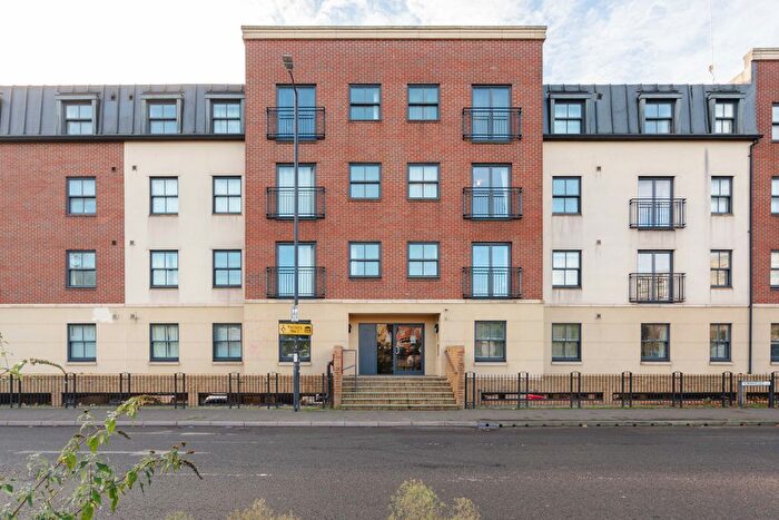 2 Bedroom Flat For Sale In Squires Court, Bedminster Parade, Bedminster, Bristol, BS3
