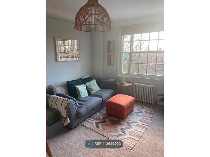 2 Bedroom Flat To Rent In Eton Hall, London, NW3