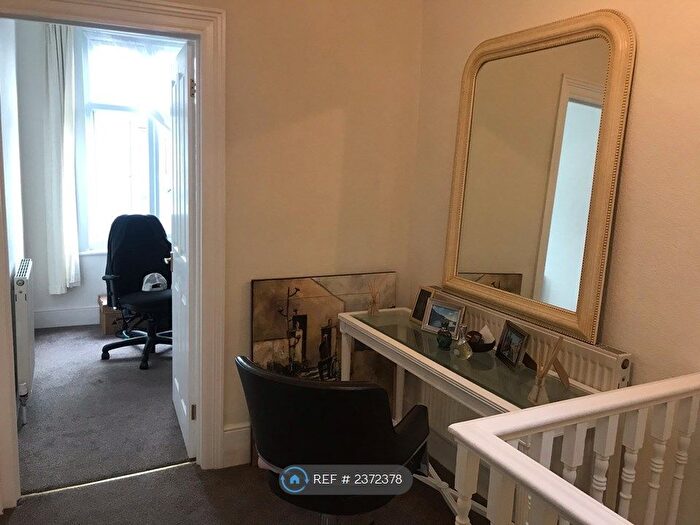 3 Bedroom Maisonette To Rent In Westdown Road, London, SE6