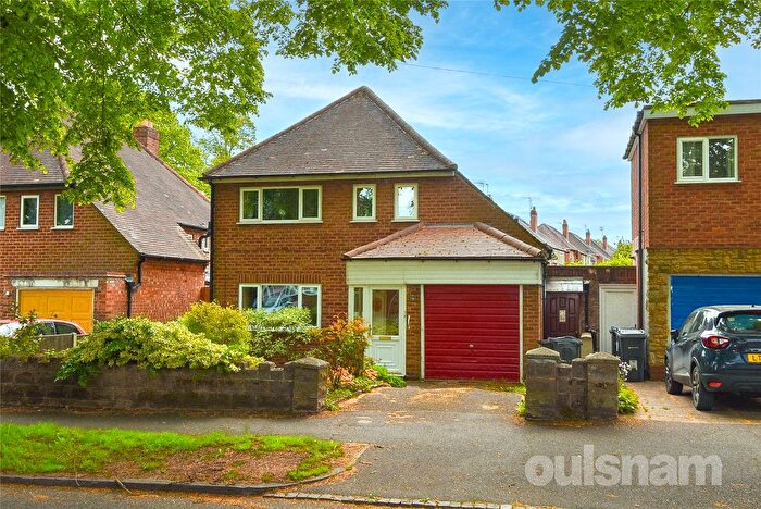 3 Bedroom Detached House For Sale In Dene Hollow, Billesley, Birmingham, B13