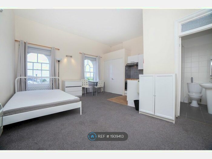 Studio To Rent In North Road, London, N7