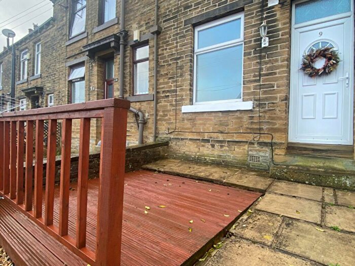 2 Bedroom Terraced House For Sale In Cranbrook Street, Clayton, Bradford, BD14