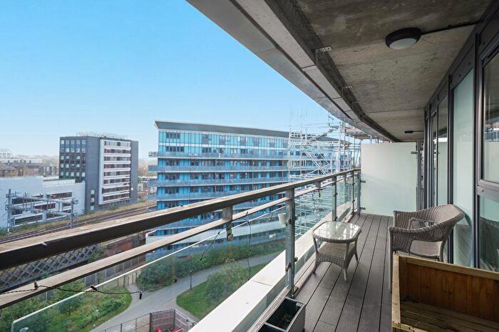 2 Bedroom Apartment To Rent In Palmers Road, Bethnal Green, E2