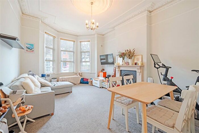 2 Bedroom Flat To Rent In Victoria Road, Queens Park, NW6