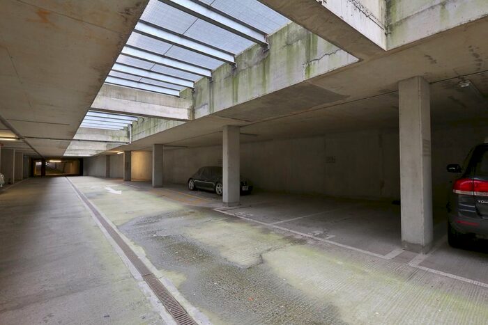 Garage / Parking To Rent In London, SE17