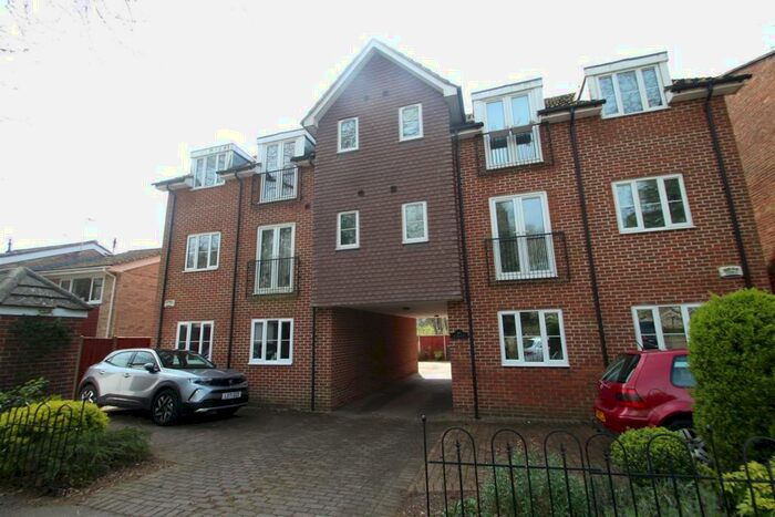 2 Bedroom Apartment To Rent In Datchet Close, Hemel Hempstead, HP2