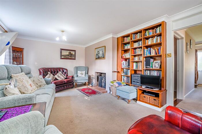 3 Bedroom Detached House For Sale In Queens Road, Maidstone, ME16