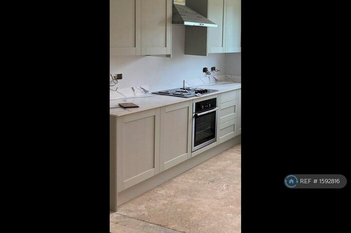 4 Bedroom Detached House To Rent In Ensbury Park Road, Bournemouth, BH9