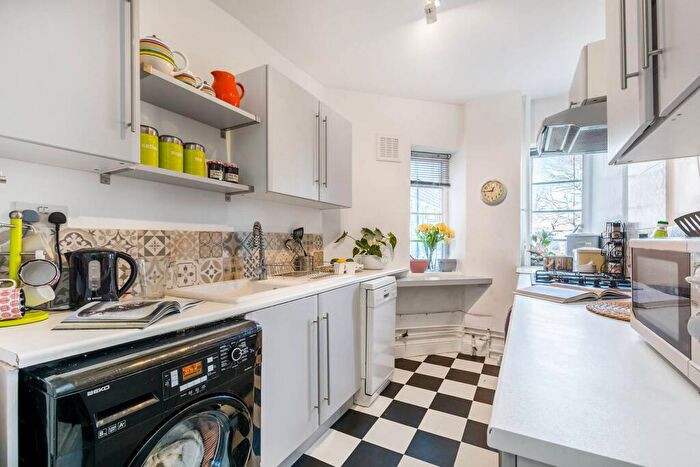 2 Bedroom Flat To Rent In Hornsey Lane, Highgate, London, N6