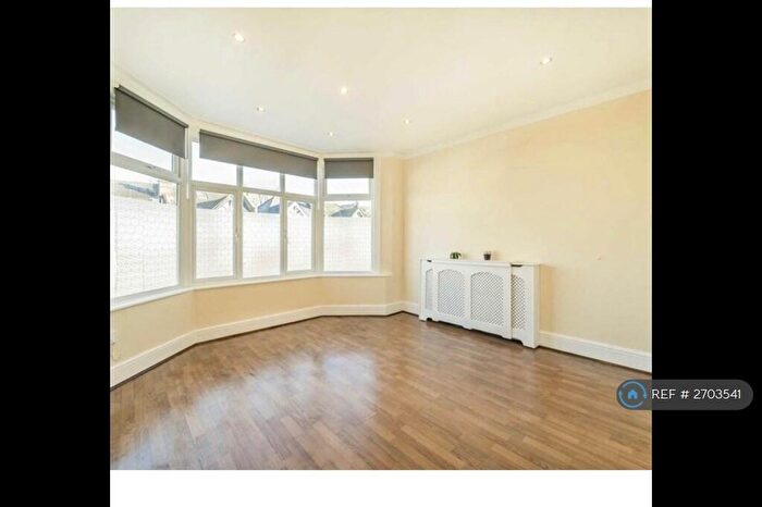 2 Bedroom Maisonette To Rent In Melfort Road, Croydon, CR7