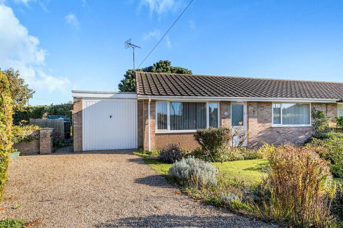 2 Bedroom Semi-Detached Bungalow For Sale In Dunnetts Close, Ashill, Thetford IP25