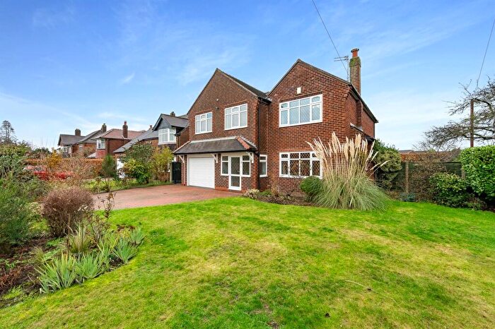 4 Bedroom Detached House For Sale In Meadway, Sale, M33