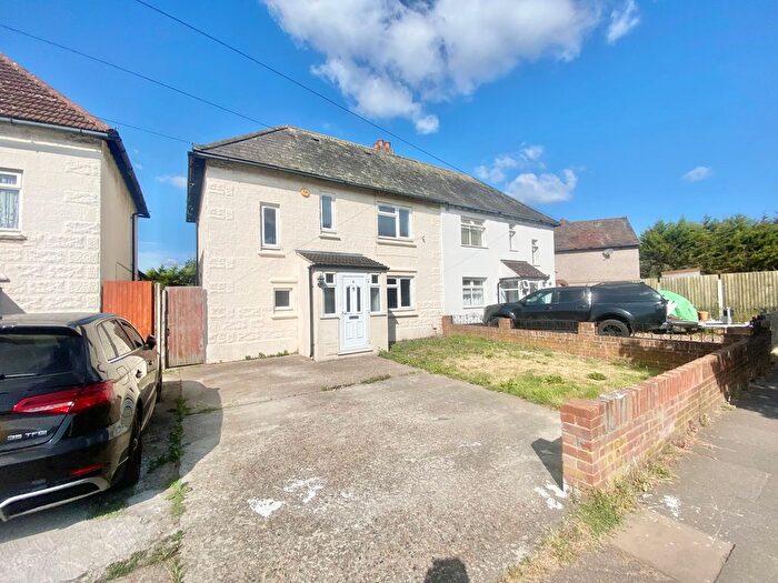 3 Bedroom Property To Rent In Ingrebourne Road, Rainham, RM13